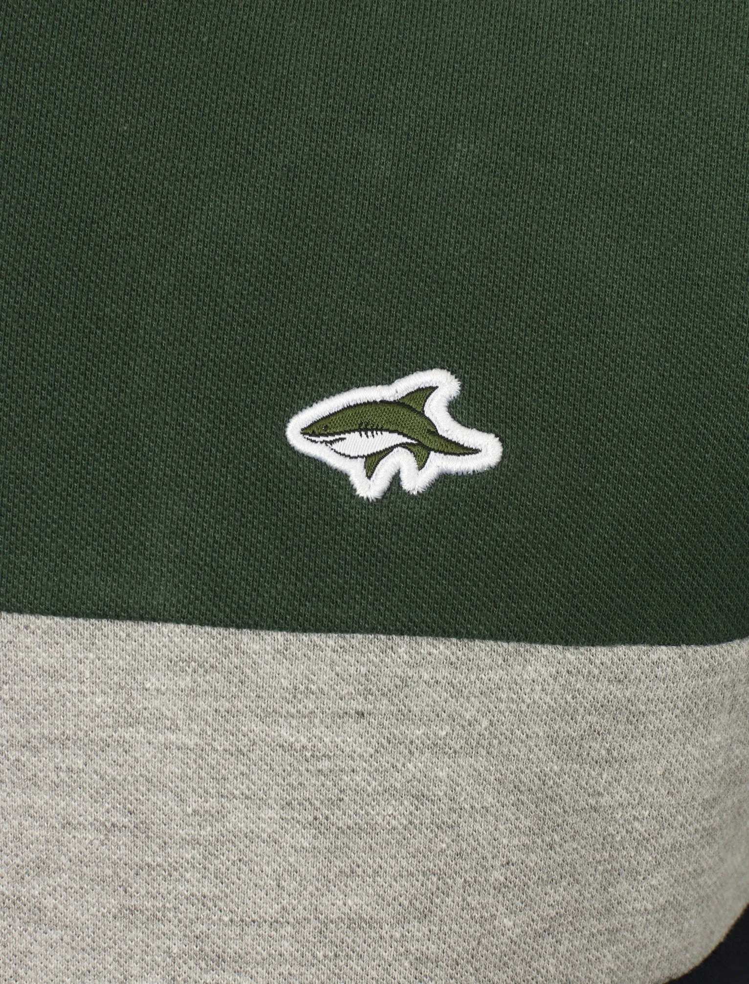 Maddams Colour Block V Neck Cotton T-Shirt In Green - Le Shark