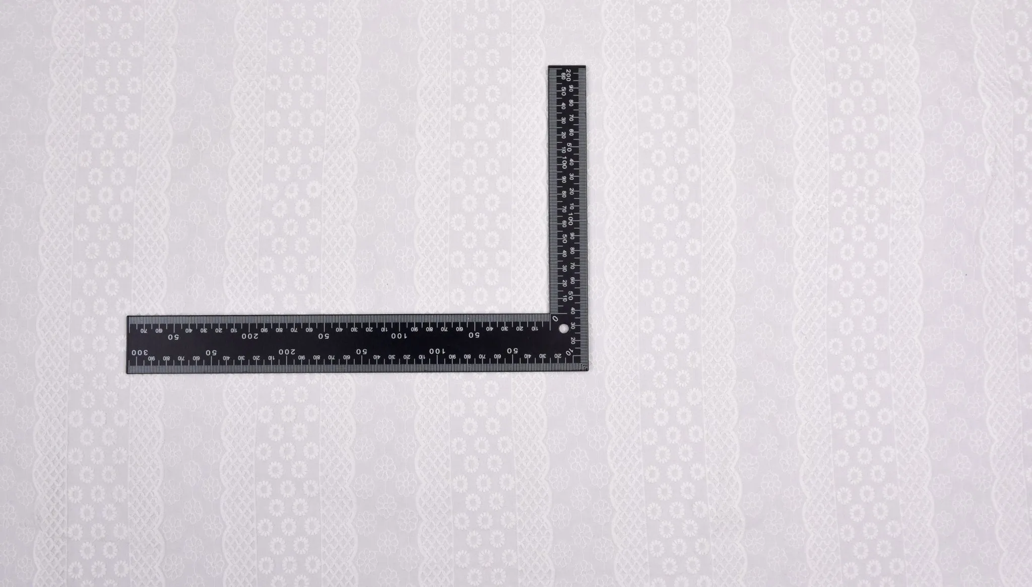 Stretchy Cotton Poplin Eyelet Embroidery Fabric